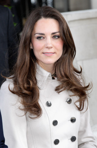 Woman white coat black pants 4 - perfect free wallpaper for mobile