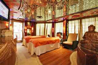 Room two beds tv buddha - the floor in front free wallpaper for desktop