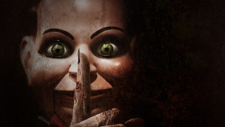 Creepy woman knife green eyes - a creepy face free wallpaper