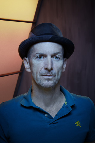 Man hat blue shirt wall - a blue shirt free wallpaper for mobile