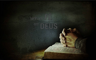 Person hands book ten commandments - felipe seade free wallpaper