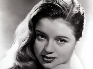 Doris blair black and white - head and shoulders portrait free wallpaper for desktop