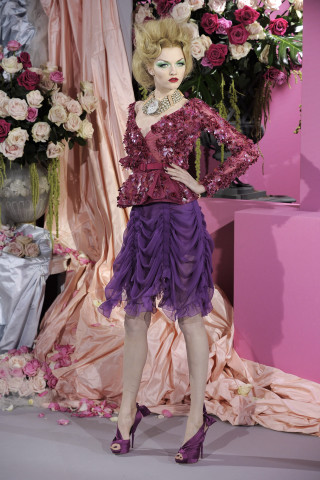 Woman purple dress heels flower - gaudy free wallpaper for mobile