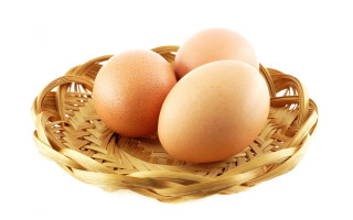 Three eggs basket white background - ahmed yacoubi free wallpaper for desktop