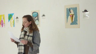 Woman standing wall paper scarf - a piece of paper free wallpaper for desktop