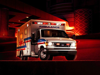 Ambulance parking lot night lights - its light free wallpaper