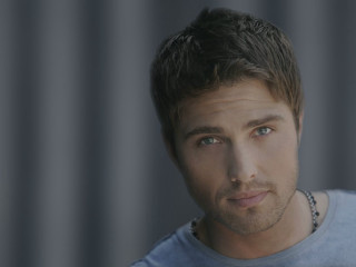 Man blue shirt necklace serious - his neck free wallpaper for desktop