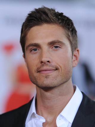 Man suit white shirt smile - facial muscle free wallpaper