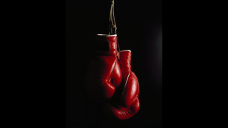Red boxing gloves hanging rope - a pair free wallpaper for desktop