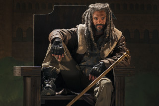 Man dreadlocks sitting chair sword - his hand and a sword free wallpaper for desktop