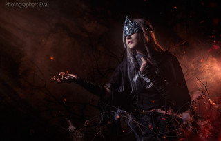 Woman mask hands out front - elden ring free wallpaper