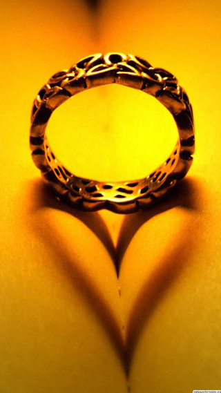 Heart shadow ring yellow background - the wall free wallpaper for mobile
