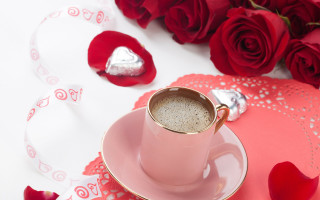 Coffee saucer heart decoration roses - a saucer free wallpaper