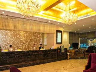 Hotel lobby chandelier reception desk - interior free wallpaper