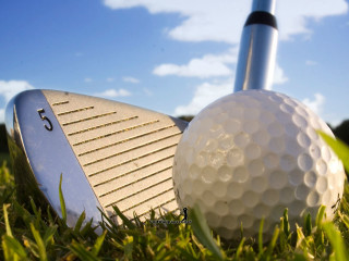 Golf ball club grass blue - mesh wire free wallpaper