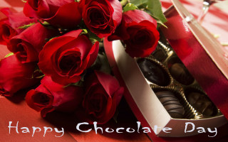 Box of chocolates and roses - romantic free wallpaper