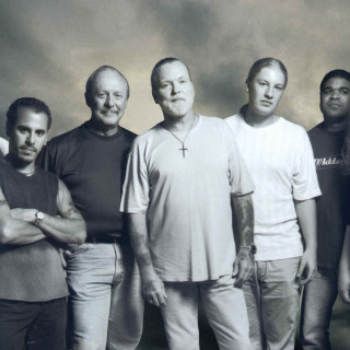 Men group cloudy sky cross 3 - cloudy free wallpaper for tablet