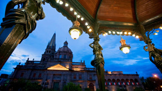 Building clock tower night lights 3 - a clock tower free wallpaper for desktop