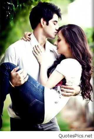 Man woman kissing park together - free love wallpaper for mobile