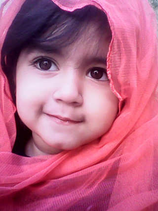 Little girl pink scarf smiling - cheng shifa free wallpaper for mobile