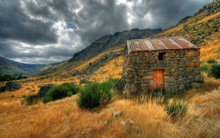Small stone building field mountains 3 - great composition free wallpaper