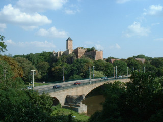 Bridge river castle cars driving - ernst free wallpaper for desktop