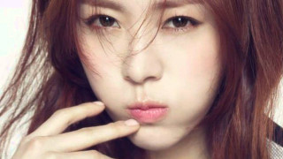 Red haired woman blackwhite shirt - round free wallpaper for desktop