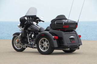 Motorcycle parked beach sidecar attached - a motorcycle free wallpaper for desktop