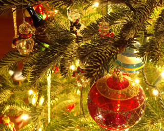Christmas tree ornaments lights red - ornament free wallpaper