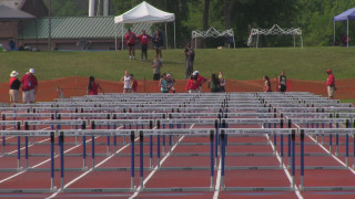 Group people track empty seats - blunt free wallpaper