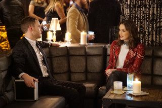 Man woman couch candles table - candle free wallpaper