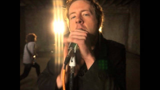 Man microphone stand background light - free light wallpaper