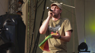 Man stage microphone bag standing - david boyd free wallpaper