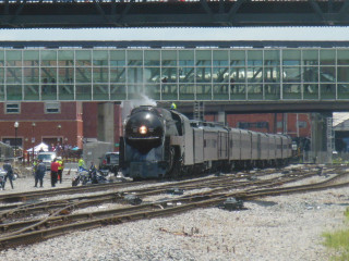 Train tokyo skyscraper fence cityscape - the side of the track free wallpaper for desktop