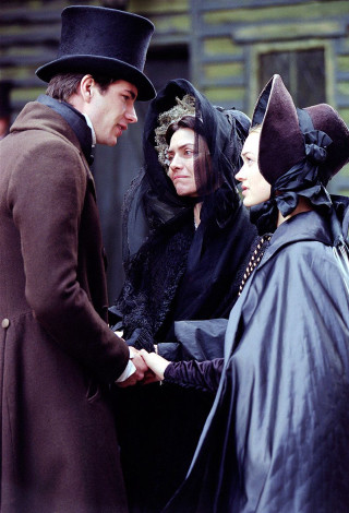 Man top hat woman costume - hand free wallpaper for mobile