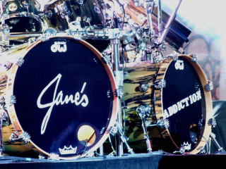 Drum set closeup stage microphone - a stage free wallpaper for desktop