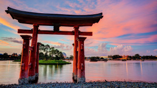 Large red gate lake green - japan aimitsu free wallpaper for desktop