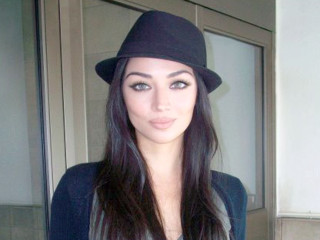 Woman hat jacket bathroom pose - symmetrical free wallpaper