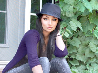 Woman sitting hat jeans purple - purple free wallpaper