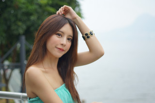 Woman blue dress posing water - fei danxu free wallpaper