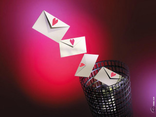 Basket envelopes flying red background - a basket free wallpaper