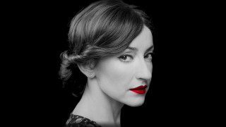 Eva gonzales red lips portrait - a red lipstick free wallpaper for desktop