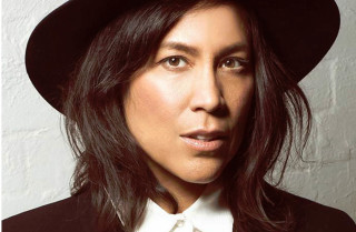 Woman black hat white shirt - a white shirt and tie free wallpaper