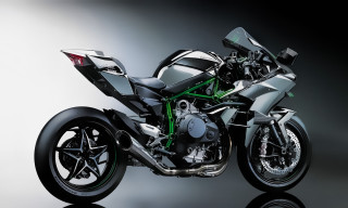 Motorcycle studio reflection black background - reflective free wallpaper