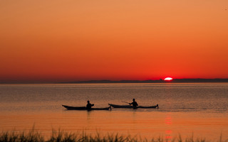 People boat water sunset dawn - two person free wallpaper for desktop
