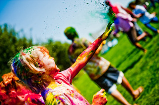 Colorful powder throwing garden blur - a childs free wallpaper