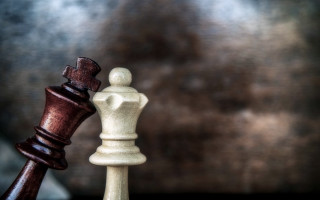 Chess piece king board dark - a chess board free wallpaper