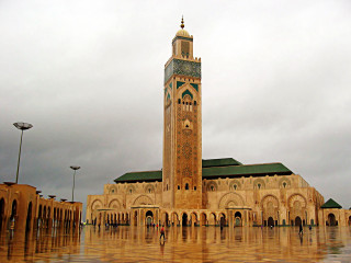 Large building clock tower rain - farid mansour free wallpaper