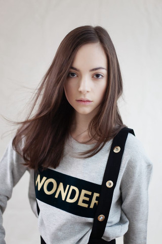 Woman black gold wonder belt - eszter mattioni free wallpaper for mobile