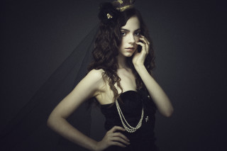 Woman black dress cell phone 7 - leesha hannigan free wallpaper for desktop